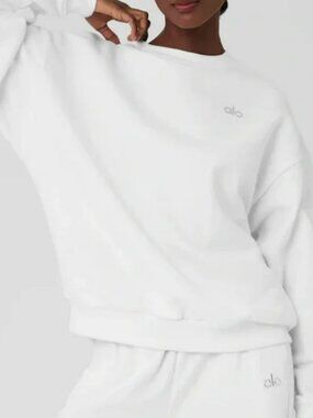ALO Yoga Accolade Crew Neck Pullover Sweatshirt